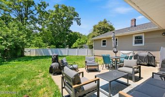 575 Garfield Ave, Belford, NJ 07718