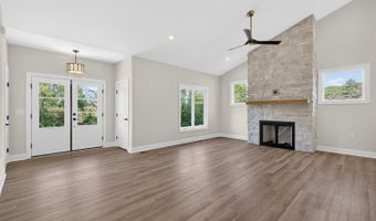 9041 Stonewall Rd, Appomattox, VA 24522