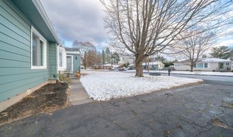 30 Raymond Pl, Cromwell, CT 06416