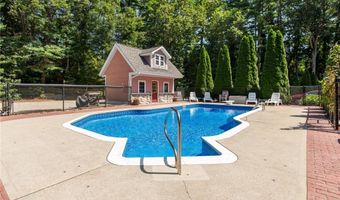 14 Bourget Ct, North Smithfield, RI 02896