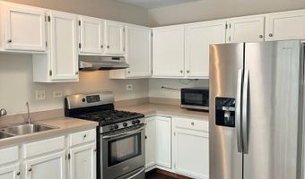 24 Cedar Grove Ct, Algonquin, IL 60102