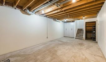 2434 Mulberry Ct, Ann Arbor, MI 48104