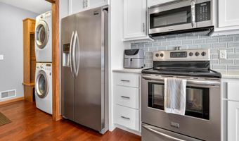 N9168 Cherry Meadow Dr, Appleton, WI 54915
