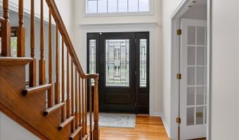 1713 Edgewood Dr, Algonquin, IL 60102