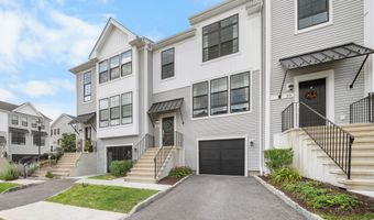 25 W Cross Trl 25, Danbury, CT 06810