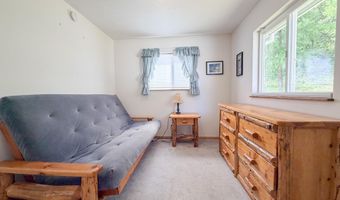 2015 THONI Rd, Addy, WA 99101