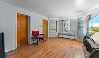 67 Elm St, Andover, NJ 07801