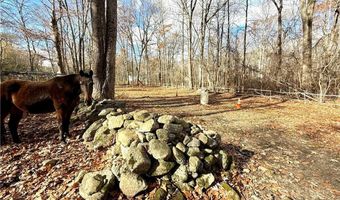 550 Twin Brook Ln, Coventry, RI 02816