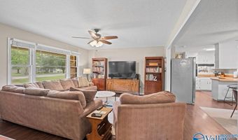 807 7th St NE, Arab, AL 35016