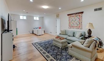 17700 157th St, Basehor, KS 66007