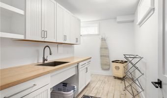 15 High St, Newport, RI 02840