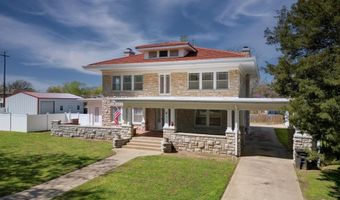 411 N B St, Arkansas City, KS 67005
