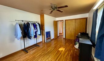 1204 4th St, Britton, SD 57430