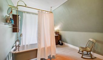 37 High St, Bradford, NH 03221