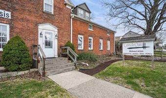 4506 220th Trl, Amana, IA 52203