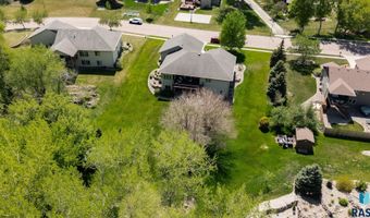 608 N Riverwood Cir, Brandon, SD 57005