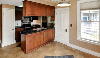 75 S Park St, Bangor, ME 04401