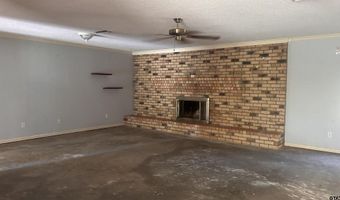 500 Gail Dr, Sulphur Springs, TX 75482