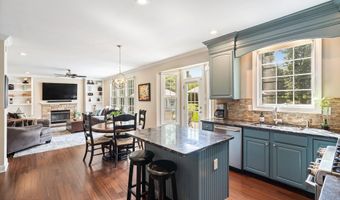 55 Heritage Dr, Allentown, NJ 08501