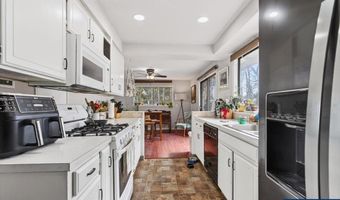 990 Hazel St, Aumsville, OR 97325