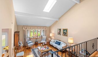 2 Violet Ct, Bergenfield, NJ 07621