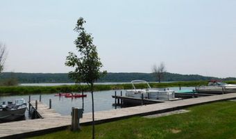 3327 Lakeland Dr 48, Arcadia, MI 49613