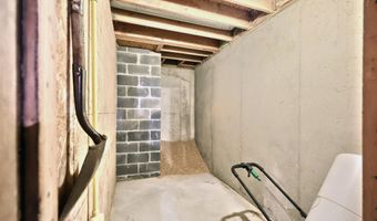 244 MILLER, Akron, PA 17501