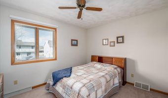 224 W ARROWHEAD Ln, Appleton, WI 54913