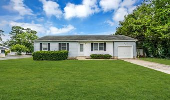 35 Spruce St, Beachwood, NJ 08722