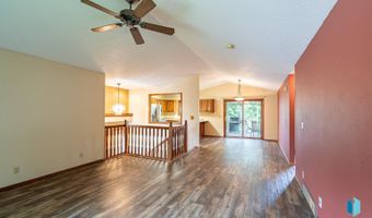 316 W Evergreen Dr, Brandon, SD 57005
