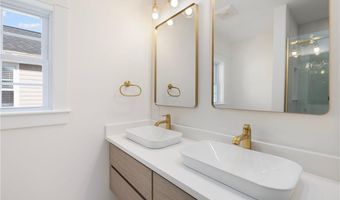 40 Atlantic St, Newport, RI 02840