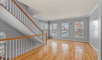 5317 CHIEFTAIN Cir, Alexandria, VA 22312