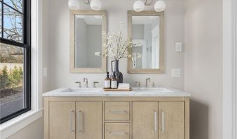 14 Kay Blvd, Middletown, RI 02842