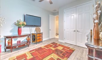 7401 PARADISO Dr, Apollo Beach, FL 33572