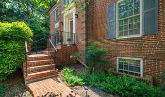 2317 S QUEEN St, Arlington, VA 22202