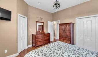 62 Netherwood Dr, Albertson, NY 11507