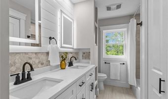 5 Lillis Ave, Barrington, RI 02806