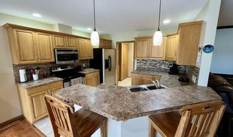 1726 Arthurs Ct, Aberdeen, SD 57401