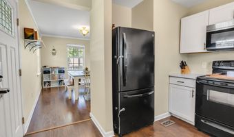 208 Hallock Pl, Abingdon, VA 24210