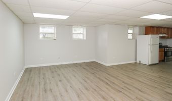 1321 Ivy Ln, Algonquin, IL 60102