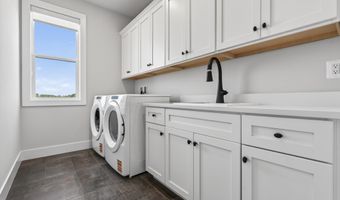 881 N MANCHESTER St, Arlington, VA 22205