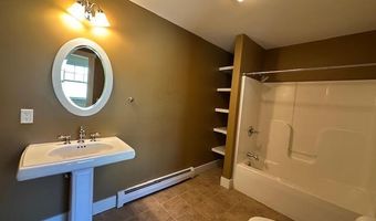 11 Treat St, Belfast, ME 04915