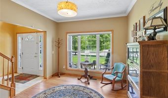 1250 Orchard Glen Dr, Amherst, OH 44001