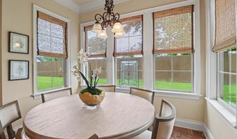 930 Caroline Dr, Biloxi, MS 39532