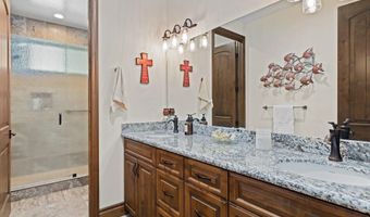 19553 Hidden Glen Rd, Alpine, CA 91901