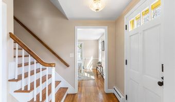 21 Old Chimney Rd, Barrington, RI 02806