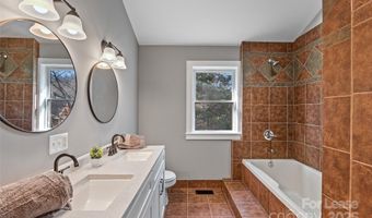 5 Elmore St, Asheville, NC 28804