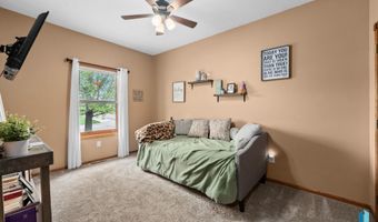 1005 Walnut St, Beresford, SD 57004