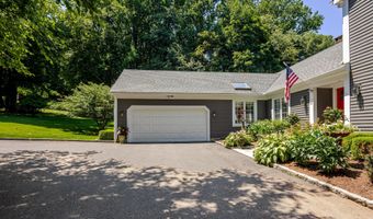 12 Lyndenwood Dr, Brookfield, CT 06804