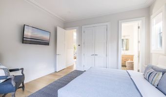 121 Hand Ln, Amagansett, NY 11930
